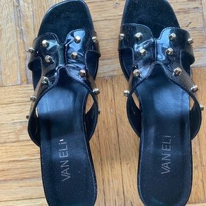 VANELI BLACK PATENT WEDGES!